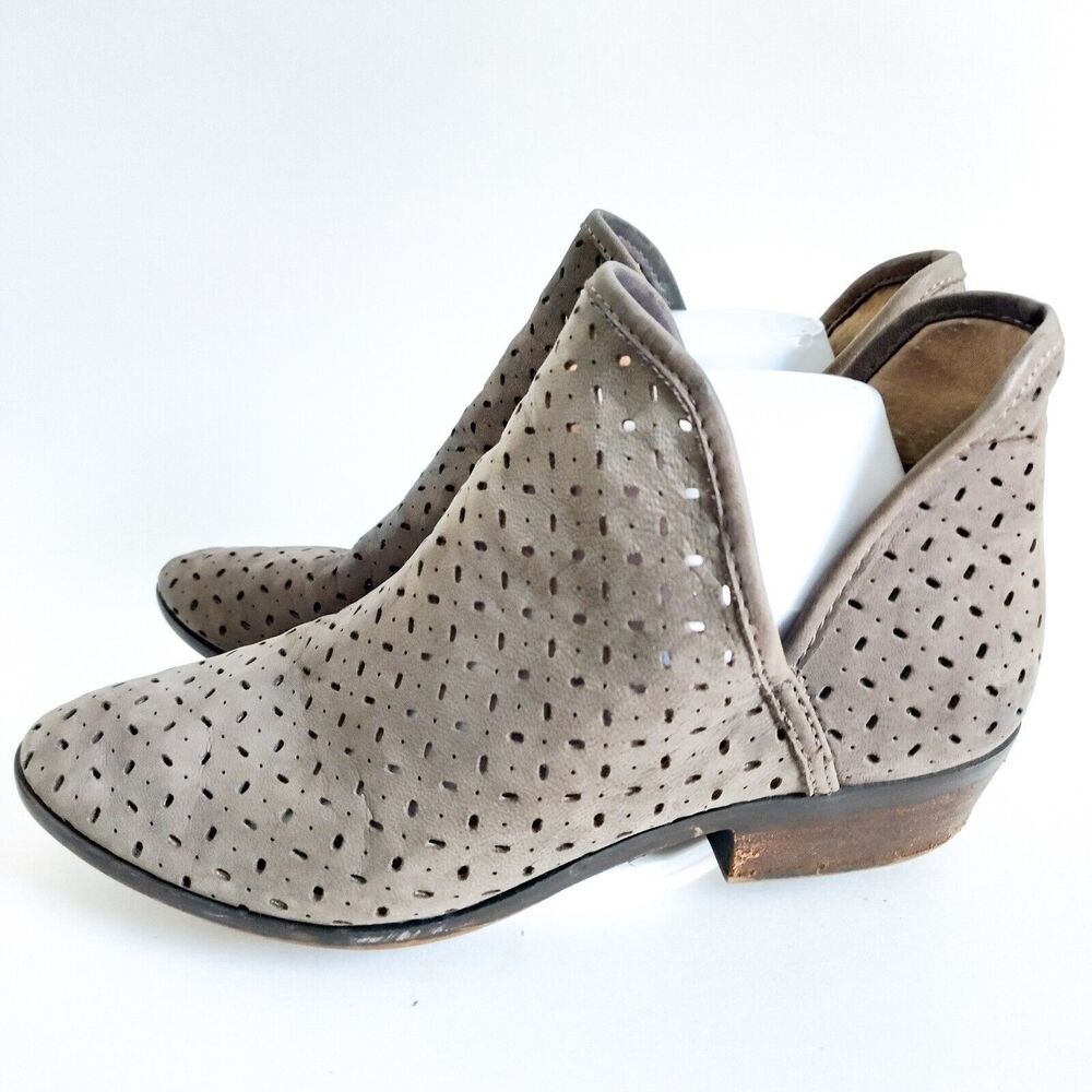 Lucky Brand Boho Greige Perforated Block Heel Ankle Boots Women's Size 9 / 39 - Picture 3 of 8